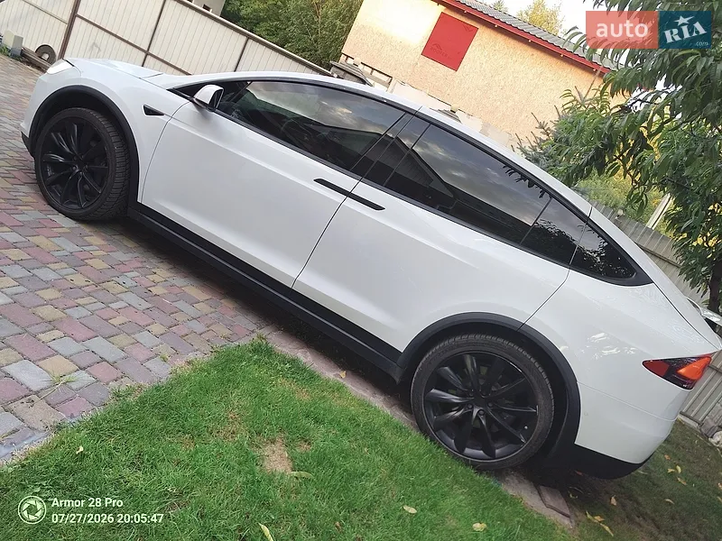 Tesla Model X 2020