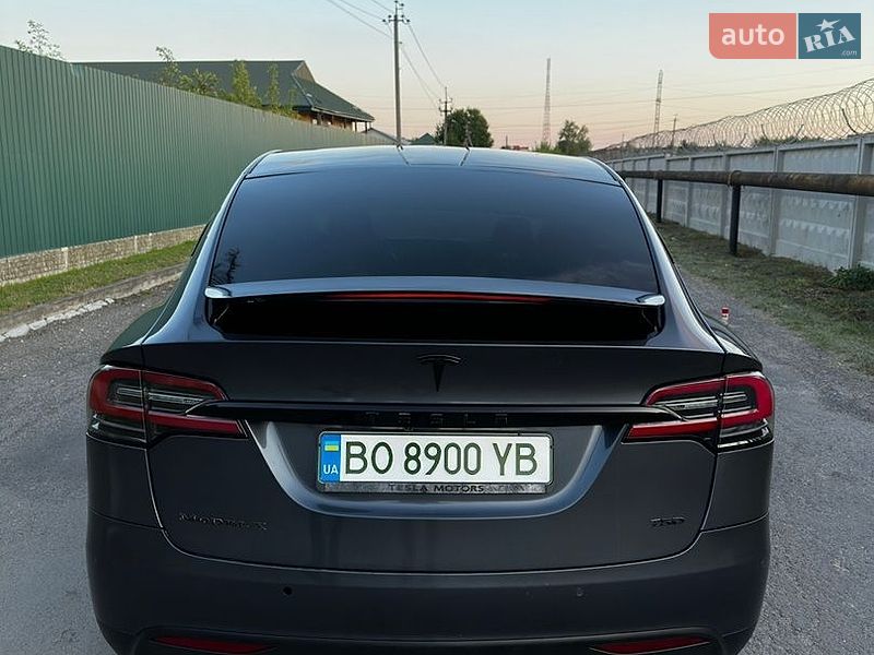 Позашляховик / Кросовер Tesla Model X 2018 в Тернополі