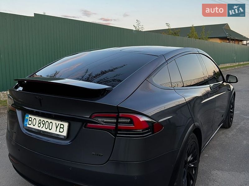 Позашляховик / Кросовер Tesla Model X 2018 в Тернополі