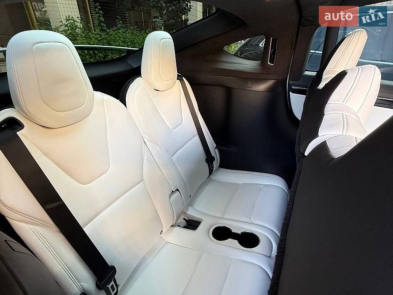 Внедорожник / Кроссовер Tesla Model X 2017 в Киеве