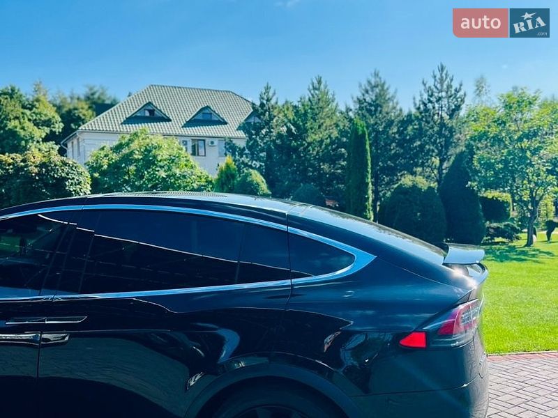 Внедорожник / Кроссовер Tesla Model X 2017 в Луцке