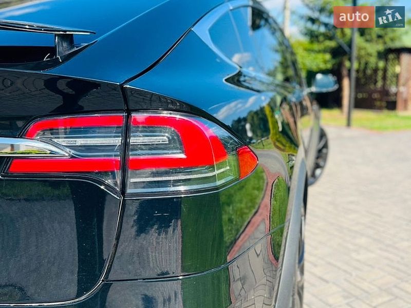 Внедорожник / Кроссовер Tesla Model X 2017 в Луцке