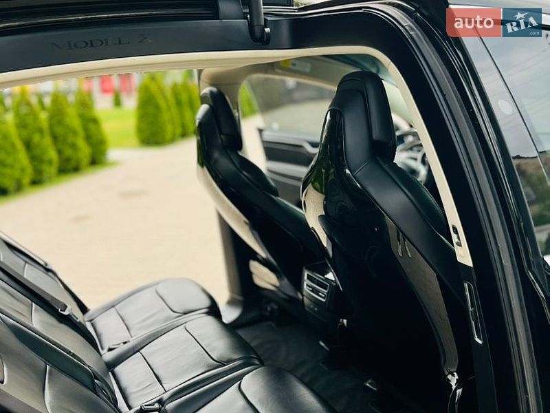 Внедорожник / Кроссовер Tesla Model X 2017 в Луцке