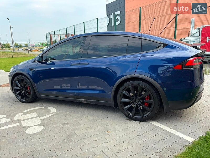 Позашляховик / Кросовер Tesla Model X 2019 в Києві