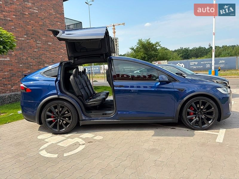 Позашляховик / Кросовер Tesla Model X 2019 в Києві