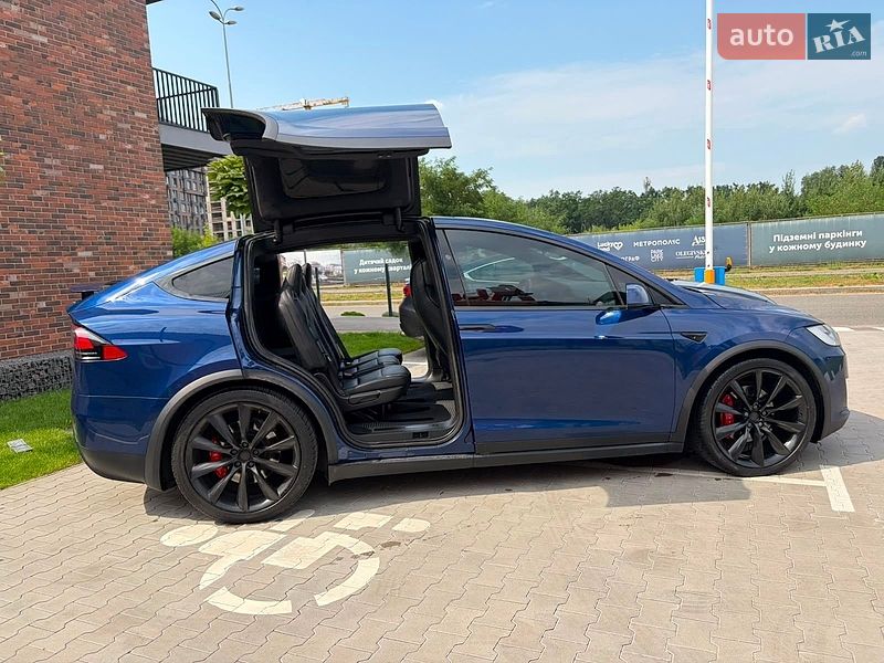 Позашляховик / Кросовер Tesla Model X 2019 в Києві