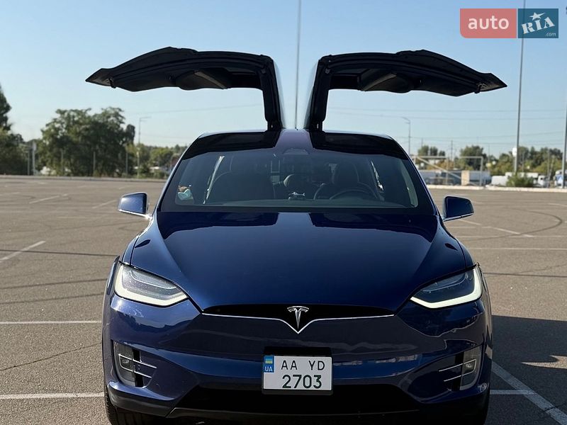 Tesla Model X 2020