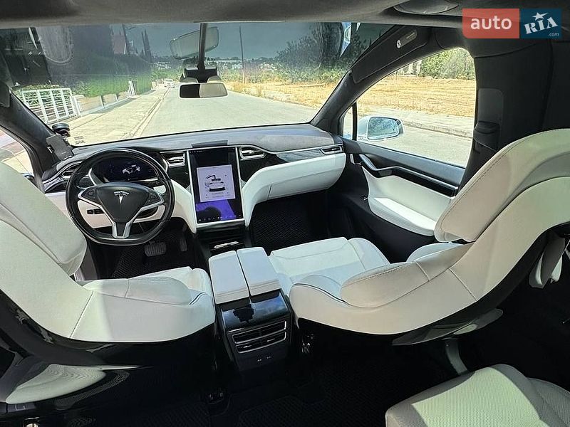 Внедорожник / Кроссовер Tesla Model X 2016 в Одессе