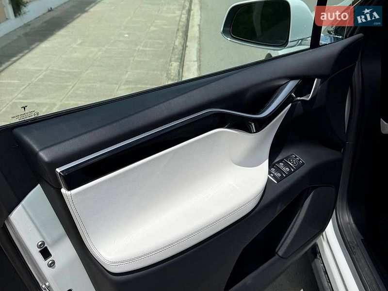 Внедорожник / Кроссовер Tesla Model X 2016 в Одессе