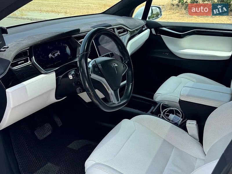 Внедорожник / Кроссовер Tesla Model X 2016 в Одессе