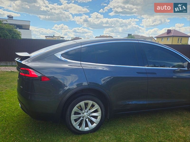 Внедорожник / Кроссовер Tesla Model X 2016 в Киеве