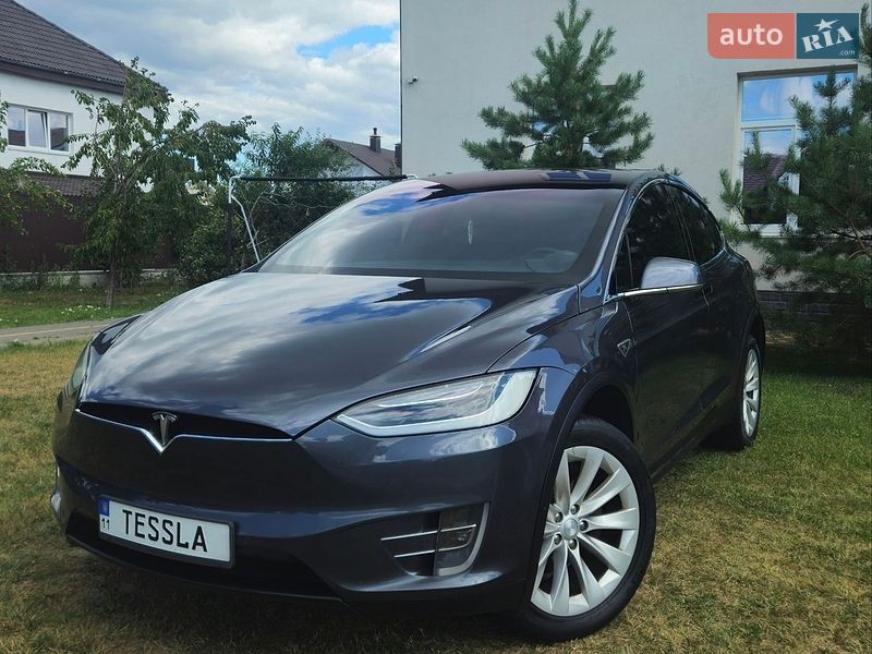 Tesla Model X 2016