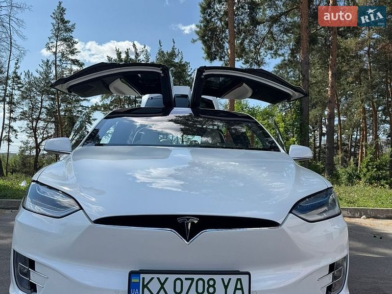 Позашляховик / Кросовер Tesla Model X 2019 в Харкові