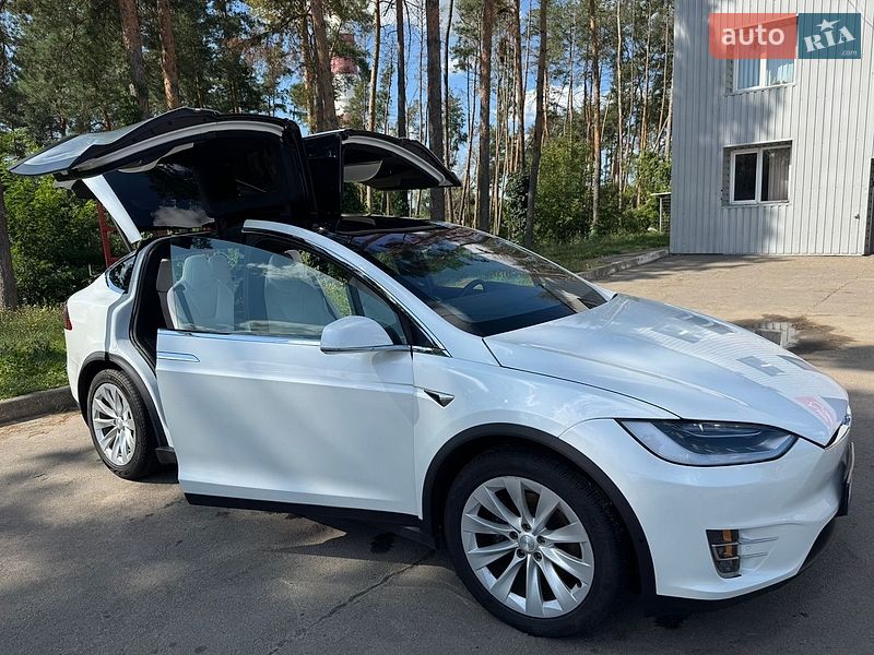 Позашляховик / Кросовер Tesla Model X 2019 в Харкові