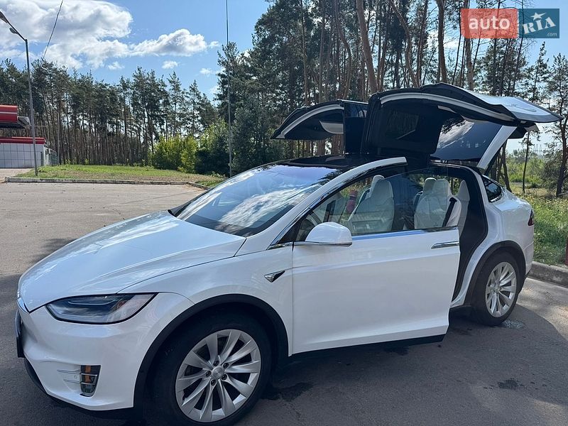Позашляховик / Кросовер Tesla Model X 2019 в Харкові