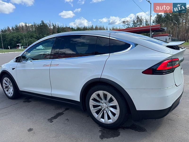 Позашляховик / Кросовер Tesla Model X 2019 в Харкові
