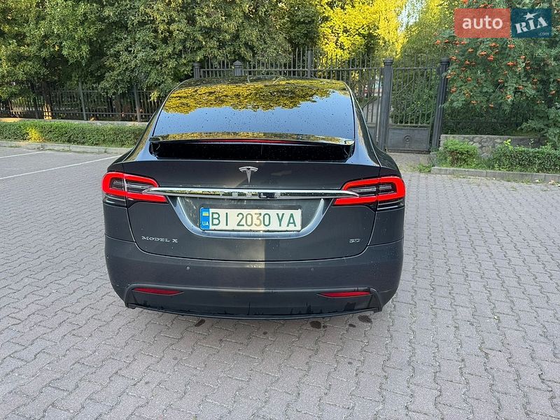 Внедорожник / Кроссовер Tesla Model X 2017 в Миргороде