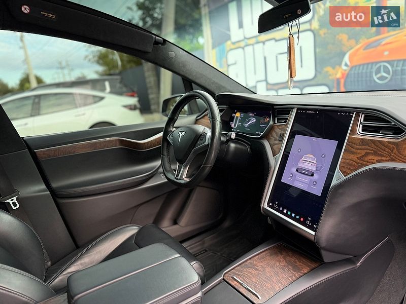 Внедорожник / Кроссовер Tesla Model X 2018 в Львове