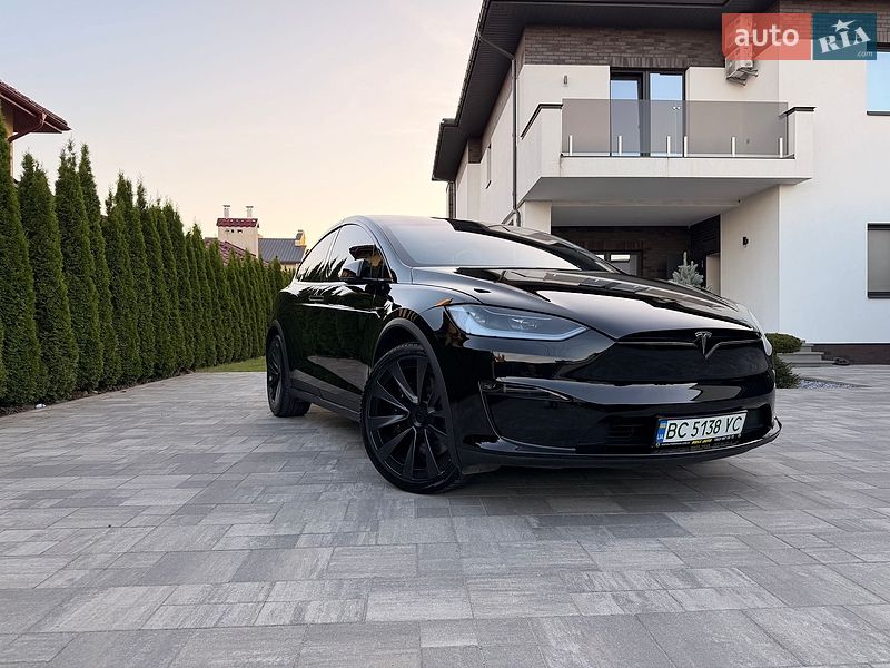 Tesla Model X, фото з оголошення