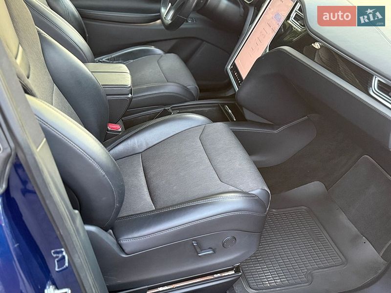 Внедорожник / Кроссовер Tesla Model X 2017 в Николаеве