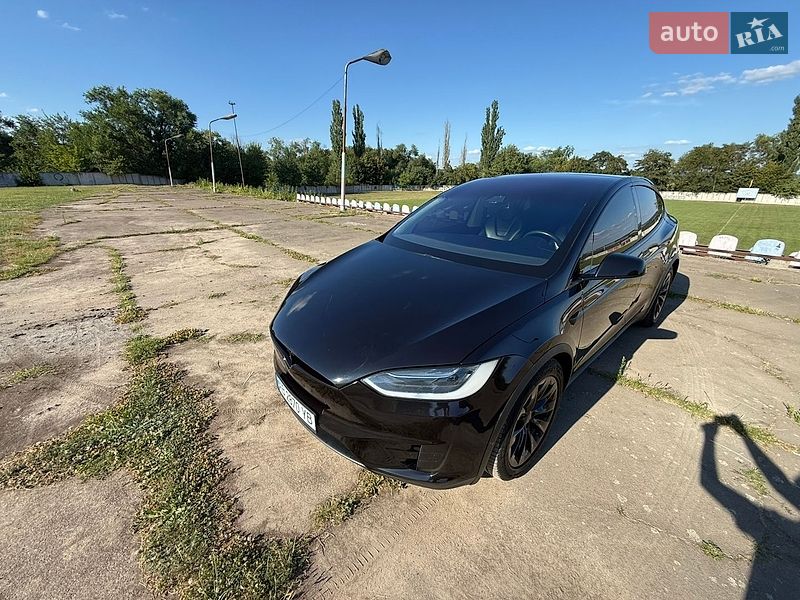 Внедорожник / Кроссовер Tesla Model X 2017 в Ладыжине
