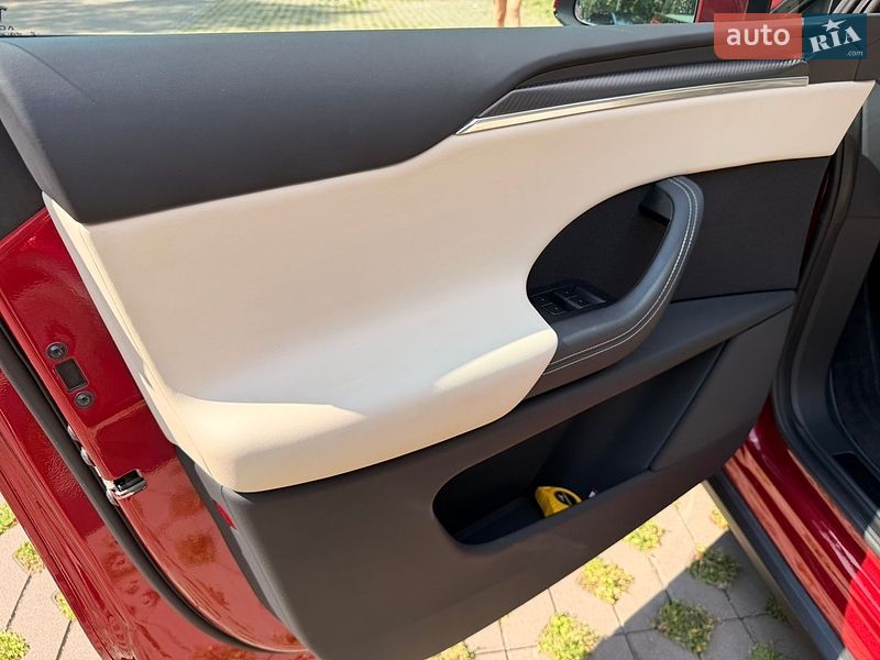 Позашляховик / Кросовер Tesla Model X 2024 в Києві