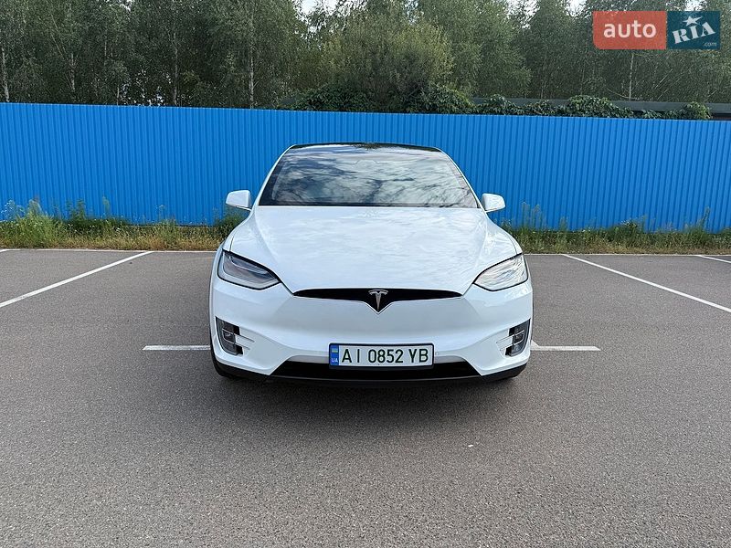 Tesla Model X 2020