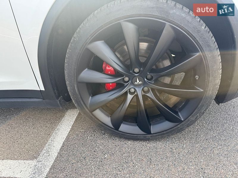 Позашляховик / Кросовер Tesla Model X 2020 в Києві