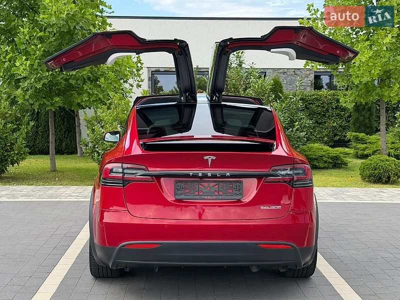 Позашляховик / Кросовер Tesla Model X 2020 в Мукачевому