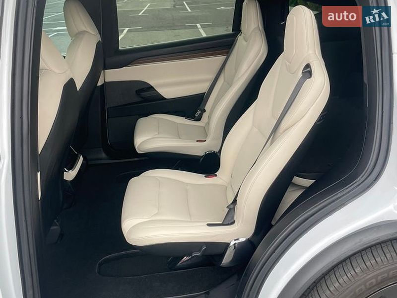 Позашляховик / Кросовер Tesla Model X 2021 в Києві