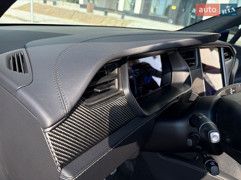 Внедорожник / Кроссовер Tesla Model X 2019 в Киеве