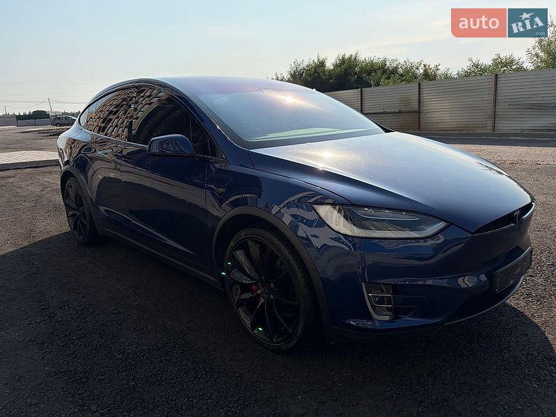Внедорожник / Кроссовер Tesla Model X 2019 в Киеве