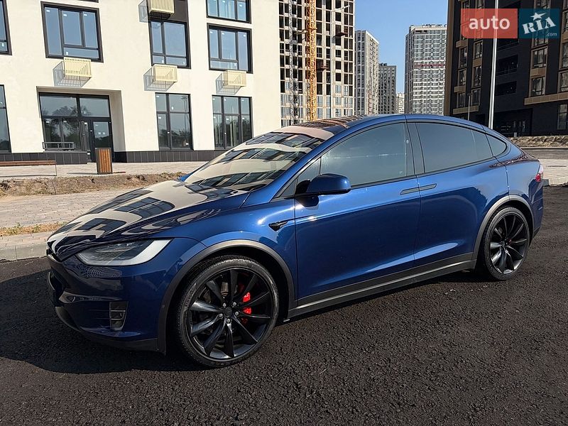 Внедорожник / Кроссовер Tesla Model X 2019 в Киеве