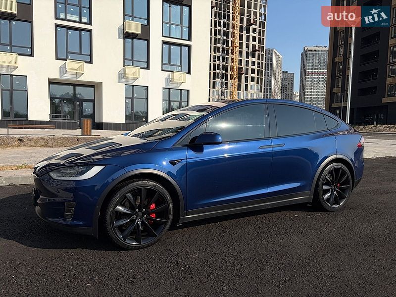 Внедорожник / Кроссовер Tesla Model X 2019 в Киеве