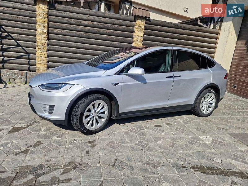 Внедорожник / Кроссовер Tesla Model X 2018 в Виннице