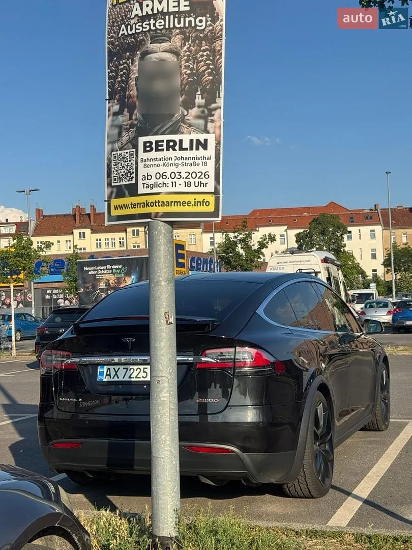 2018 Tesla Model X - мініатюра 9