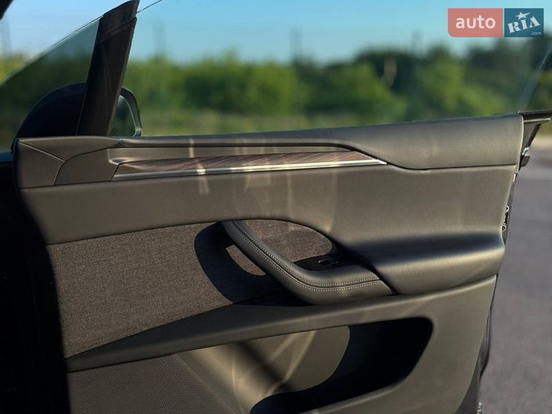 Внедорожник / Кроссовер Tesla Model X 2024 в Ровно