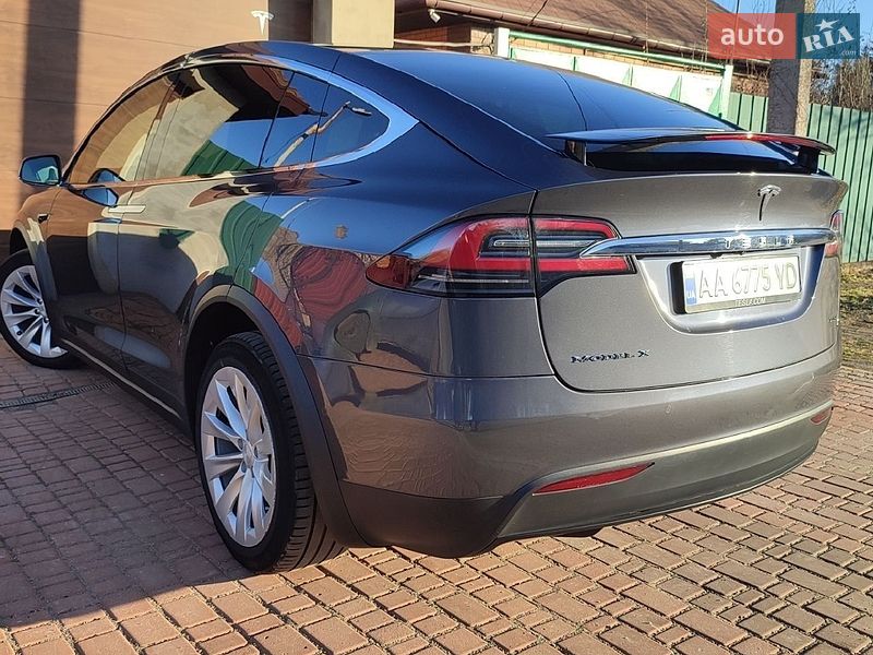Позашляховик / Кросовер Tesla Model X 2018 в Дніпрі