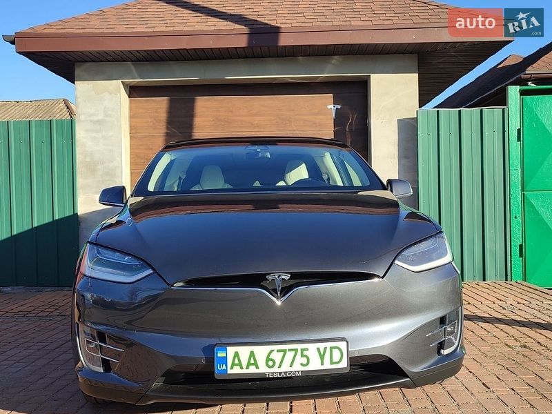 Позашляховик / Кросовер Tesla Model X 2018 в Дніпрі