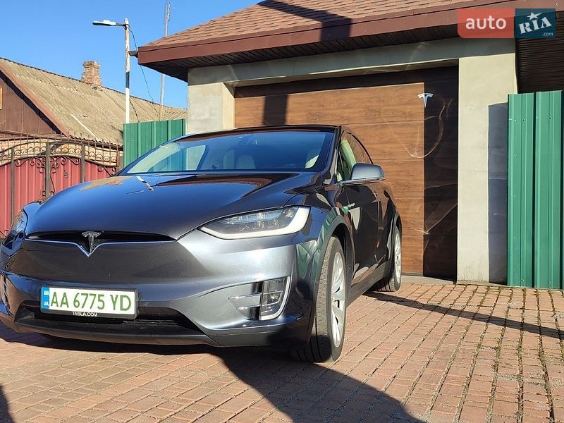 Позашляховик / Кросовер Tesla Model X 2018 в Дніпрі