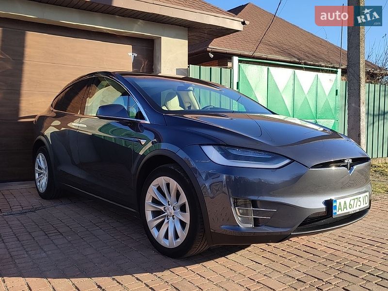 Позашляховик / Кросовер Tesla Model X 2018 в Дніпрі
