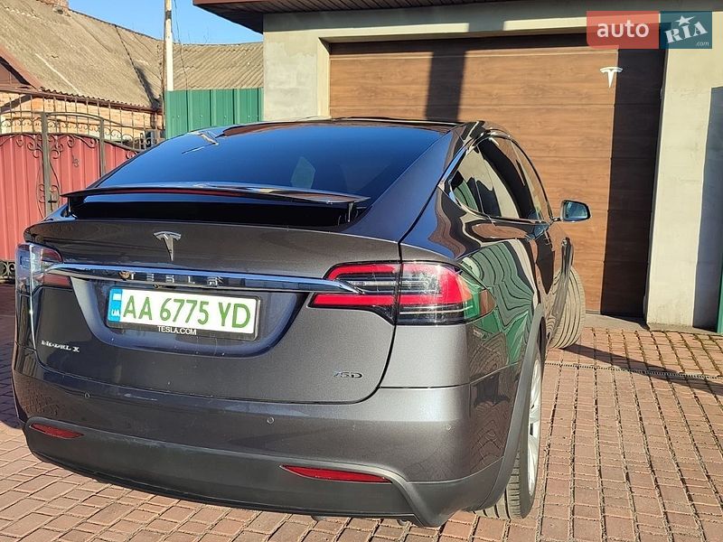 Позашляховик / Кросовер Tesla Model X 2018 в Дніпрі