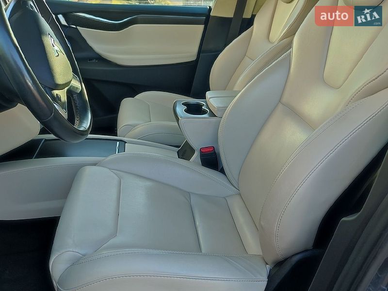 Позашляховик / Кросовер Tesla Model X 2018 в Дніпрі