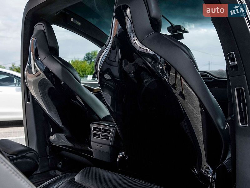Внедорожник / Кроссовер Tesla Model X 2016 в Киеве