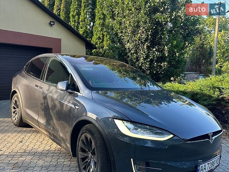 Внедорожник / Кроссовер Tesla Model X 2018 в Киеве