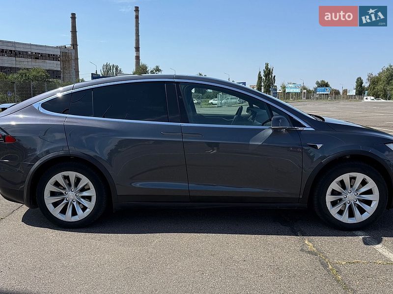 Позашляховик / Кросовер Tesla Model X 2020 в Кривому Розі