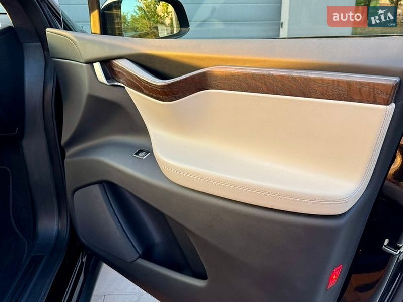 Внедорожник / Кроссовер Tesla Model X 2020 в Львове
