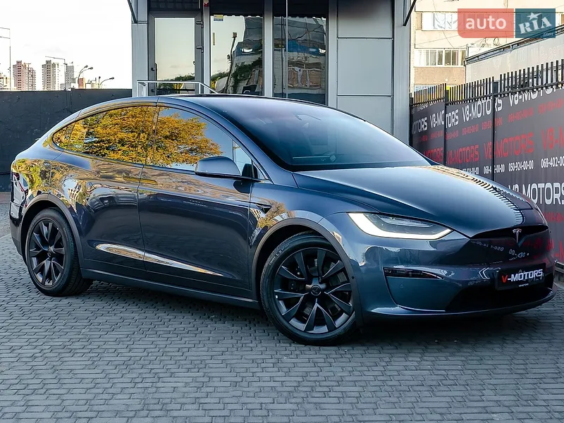 Tesla Model X 2022