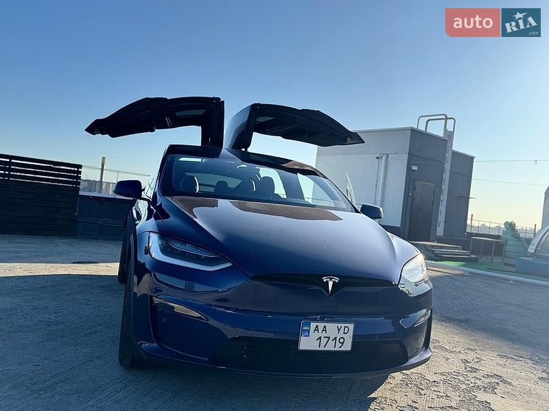 Tesla Model X 2022