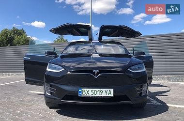 Позашляховик / Кросовер Tesla Model X 2017 в Хмельницькому